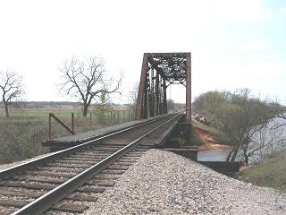 Latatube, spoorbrug [bo-latat.jpg]